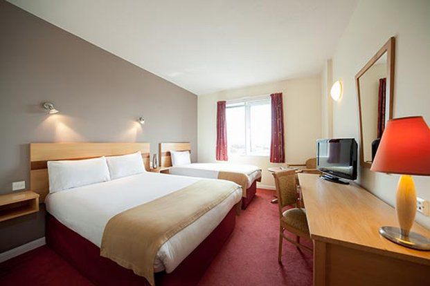 Leonardo Hotel Plymouth Room photo